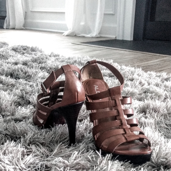 GORGEOUS & UNWORN ***SOLD*** - Picture 2 of 8